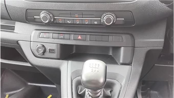 2025 Peugeot Expert