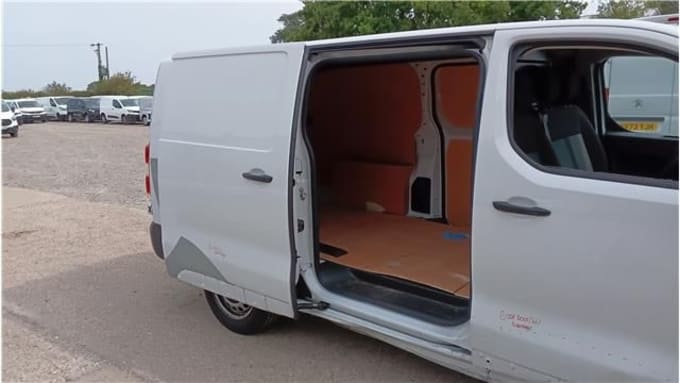 2025 Peugeot Expert