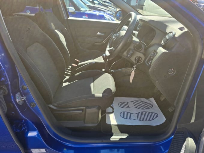 2025 Dacia Duster