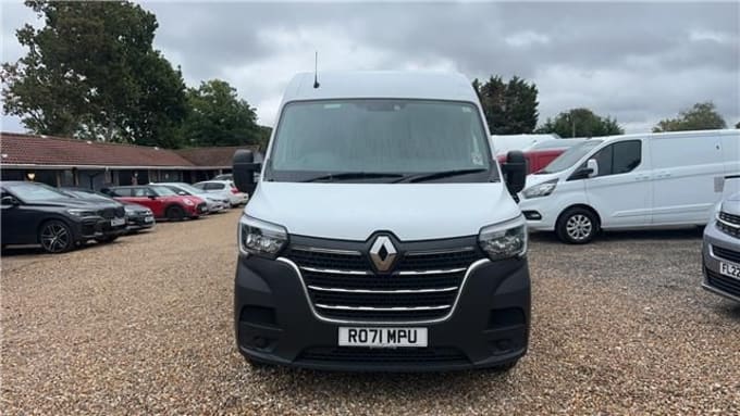 2025 Renault Master