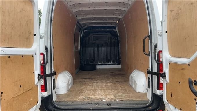 2025 Renault Master