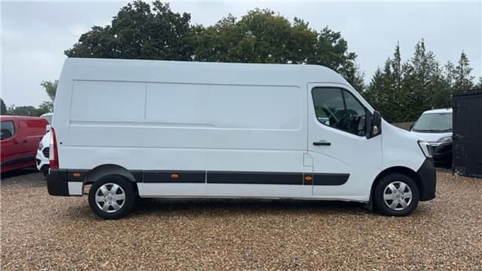 2025 Renault Master