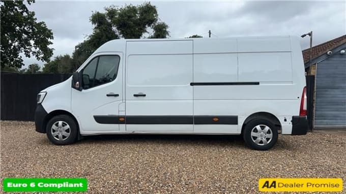 2025 Renault Master