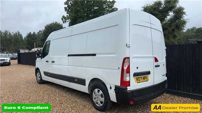 2025 Renault Master