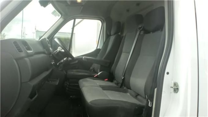 2022 Renault Master