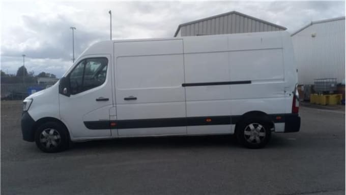 2022 Renault Master