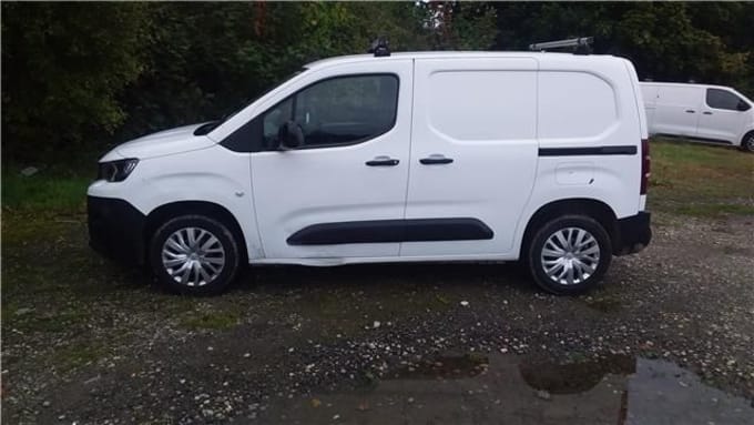 2022 Peugeot Partner