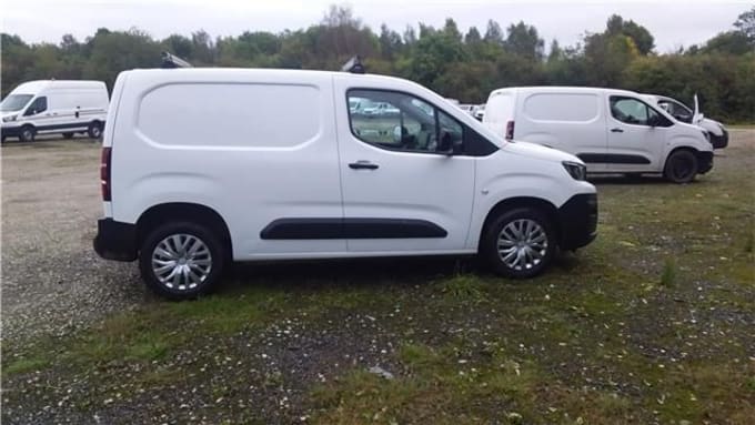 2022 Peugeot Partner