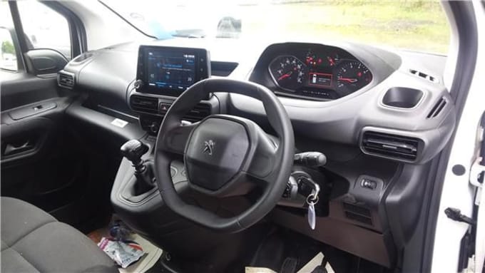 2022 Peugeot Partner