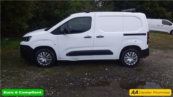 2022 Peugeot Partner