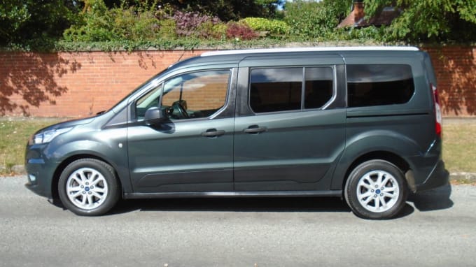 2024 Ford Grand Tourneo Connect