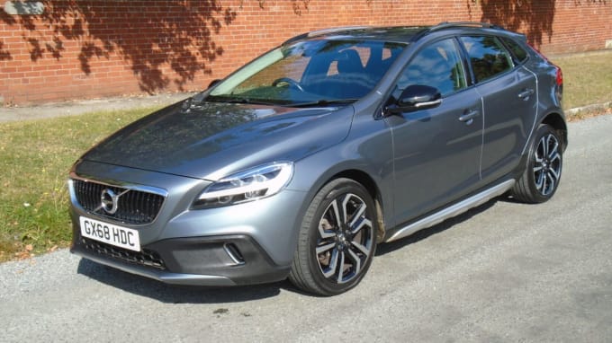 2024 Volvo V40