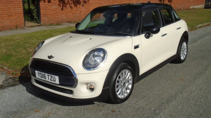 2024 Mini Hatch