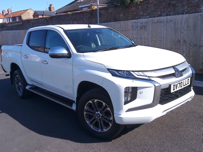 2025 Mitsubishi L200
