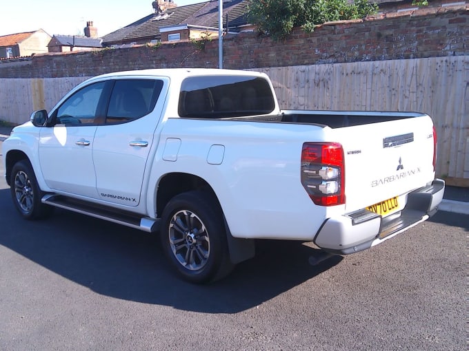 2025 Mitsubishi L200