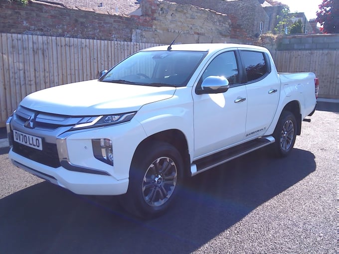 2025 Mitsubishi L200