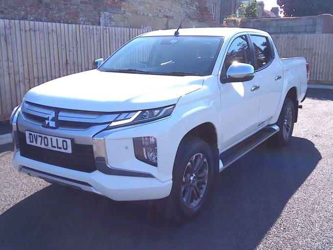 2025 Mitsubishi L200