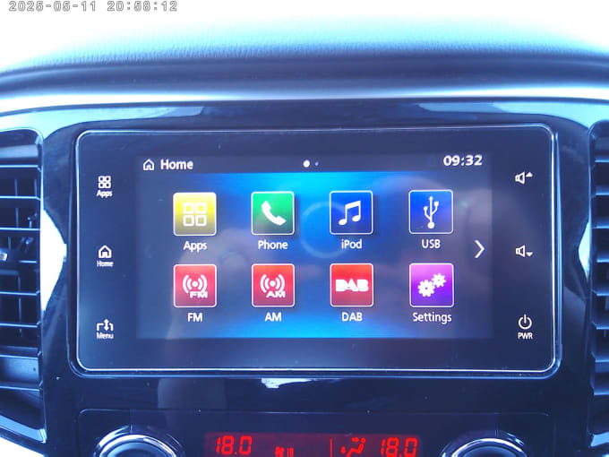 2025 Mitsubishi L200