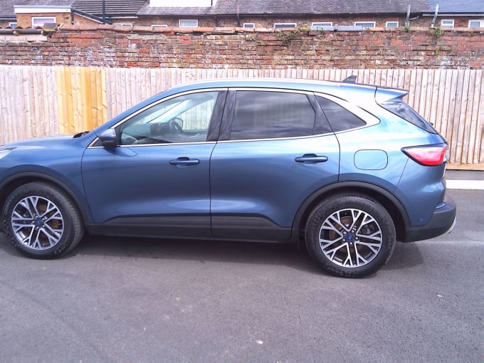 2025 Ford Kuga