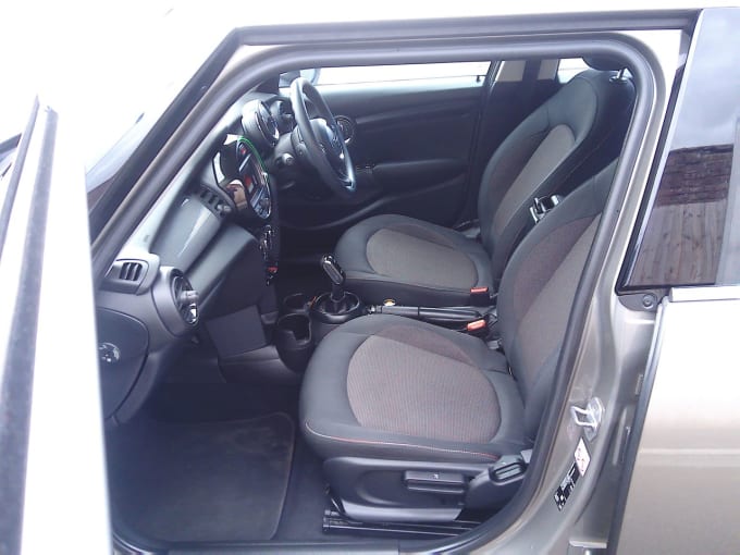 2025 Mini Hatch