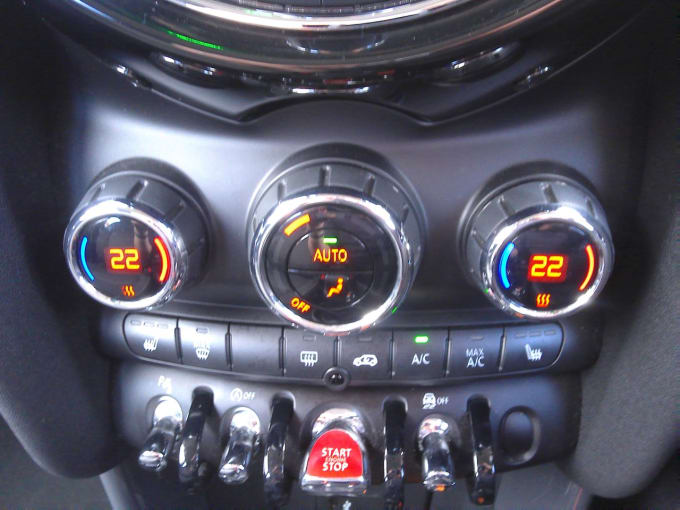 2025 Mini Hatch