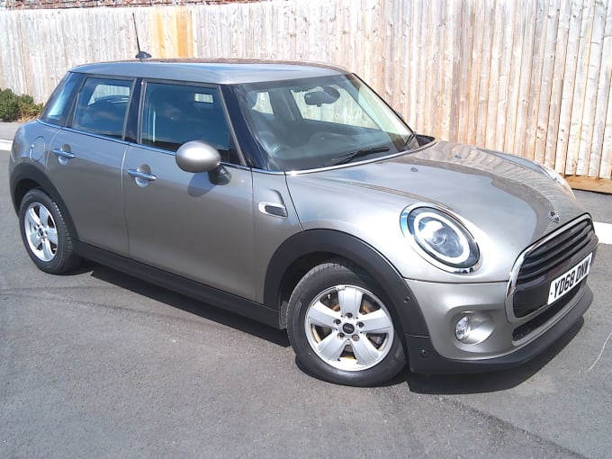 2025 Mini Hatch