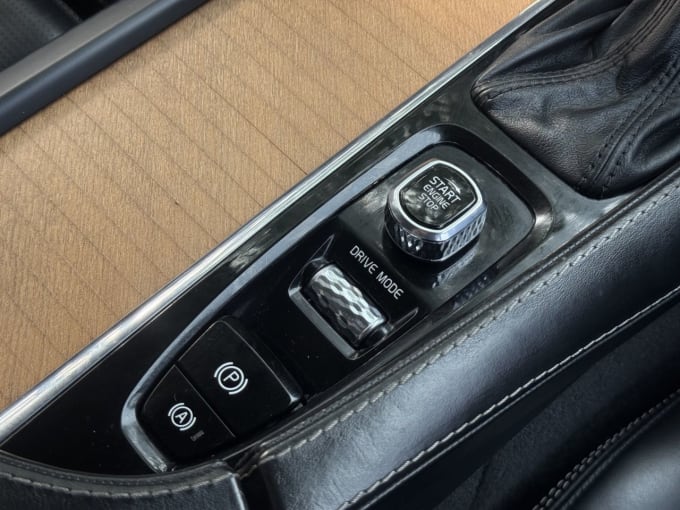 2017 Volvo S90