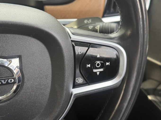 2017 Volvo S90