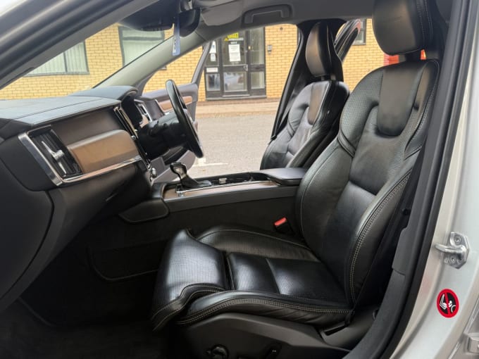 2017 Volvo S90
