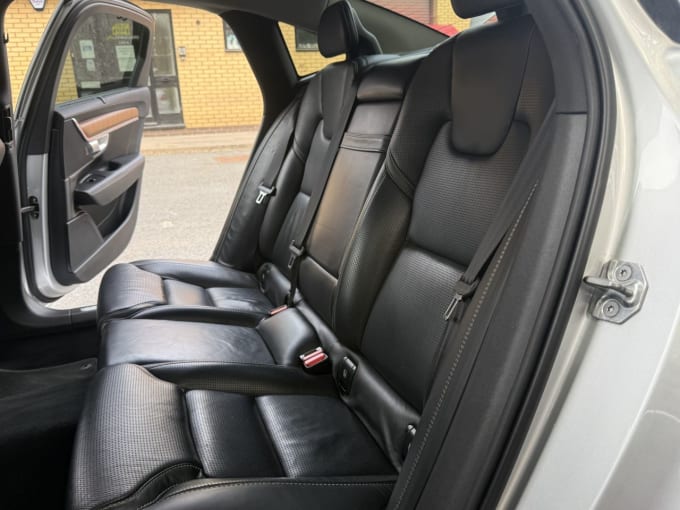 2017 Volvo S90