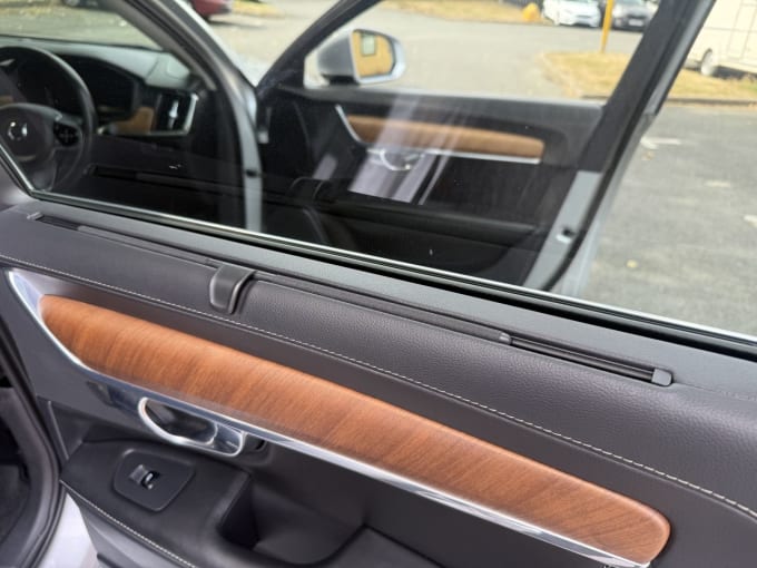 2017 Volvo S90