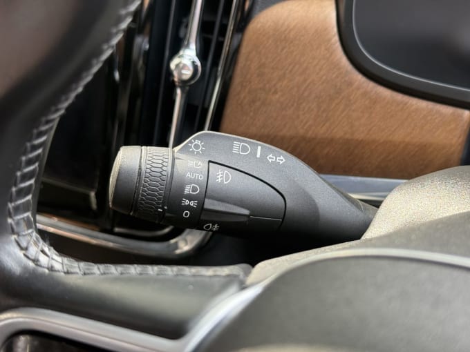 2017 Volvo S90