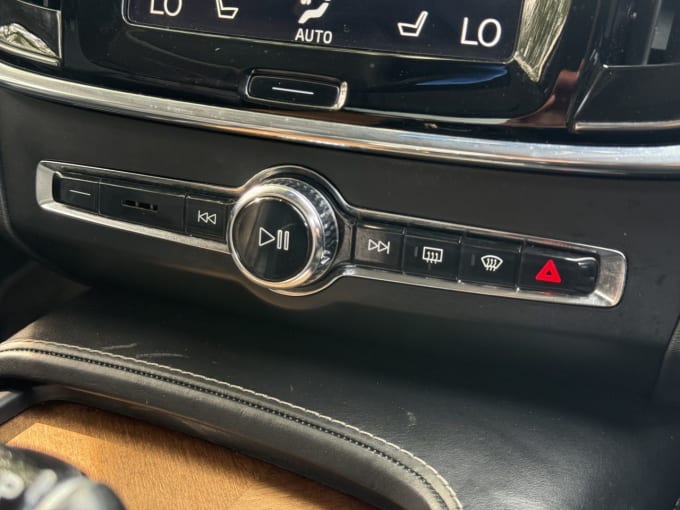2017 Volvo S90