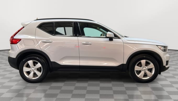 2024 Volvo Xc40