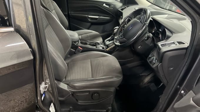 2025 Ford Kuga