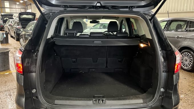 2025 Ford Kuga