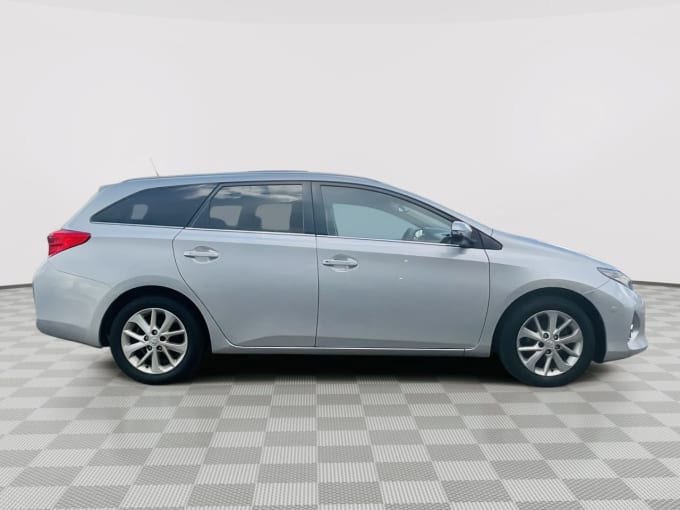 2013 Toyota Auris