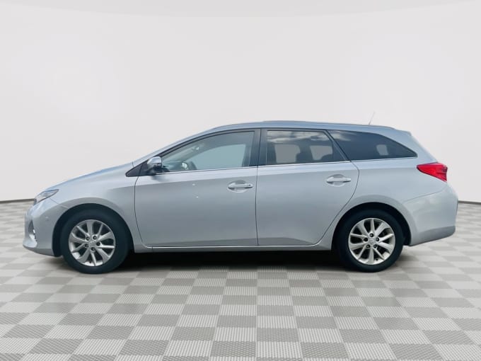 2013 Toyota Auris