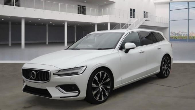 2025 Volvo V60