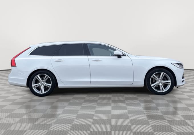 2025 Volvo V90