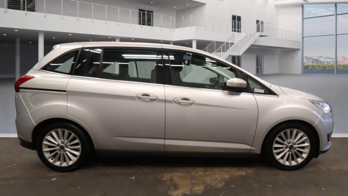 2025 Ford Grand C-max