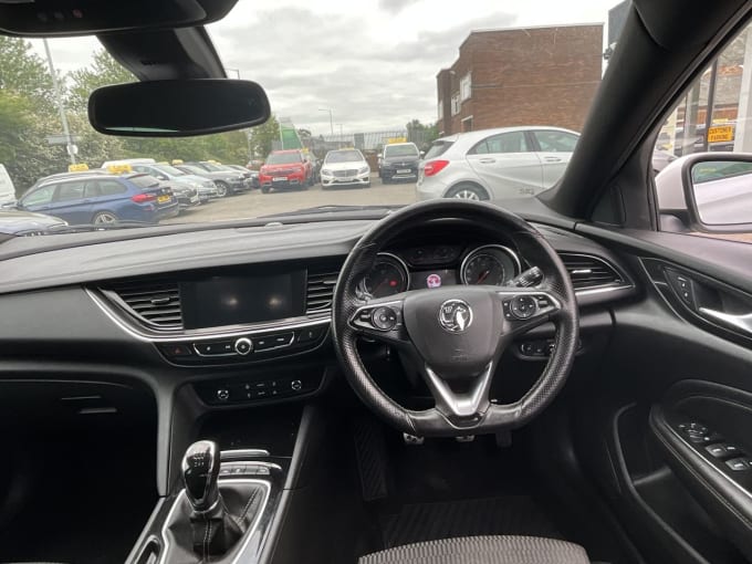 2025 Vauxhall Insignia