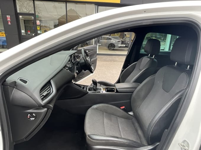 2025 Vauxhall Insignia