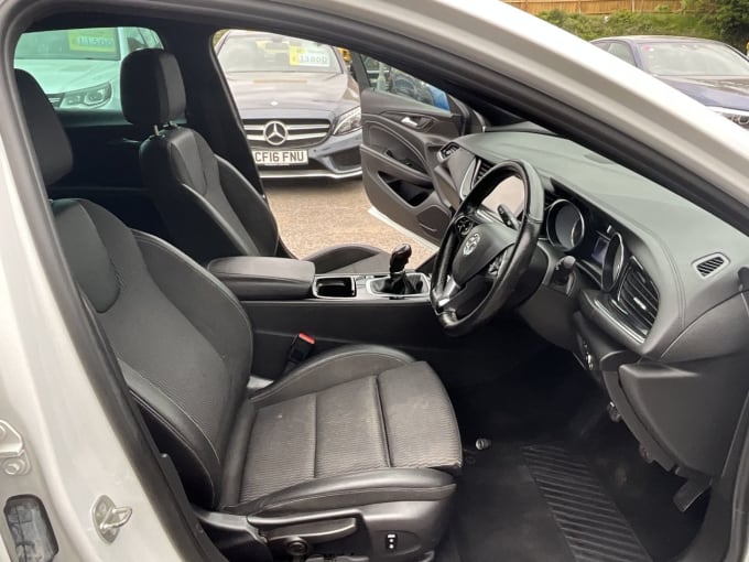 2025 Vauxhall Insignia