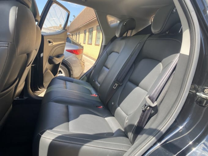 2025 Mg Mg Zs