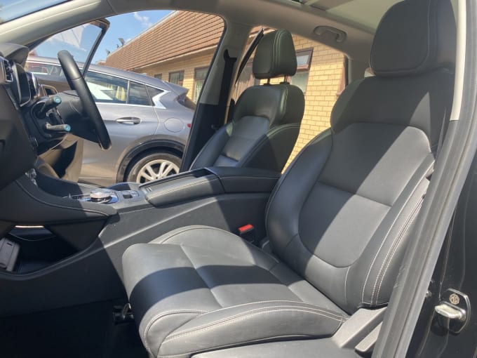 2025 Mg Mg Zs