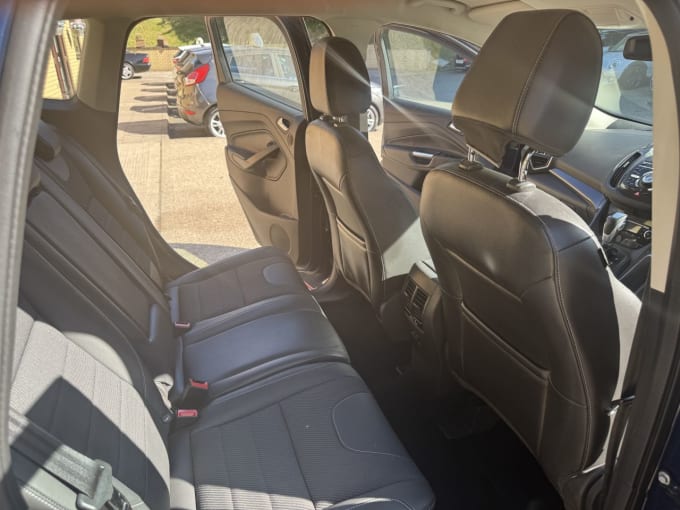 2025 Ford Kuga