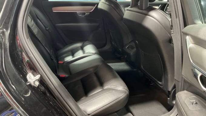 2017 Volvo S90