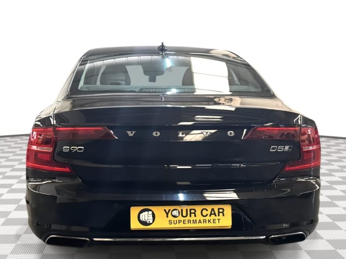 2017 Volvo S90