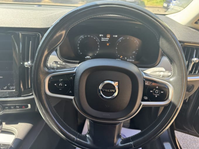 2017 Volvo S90
